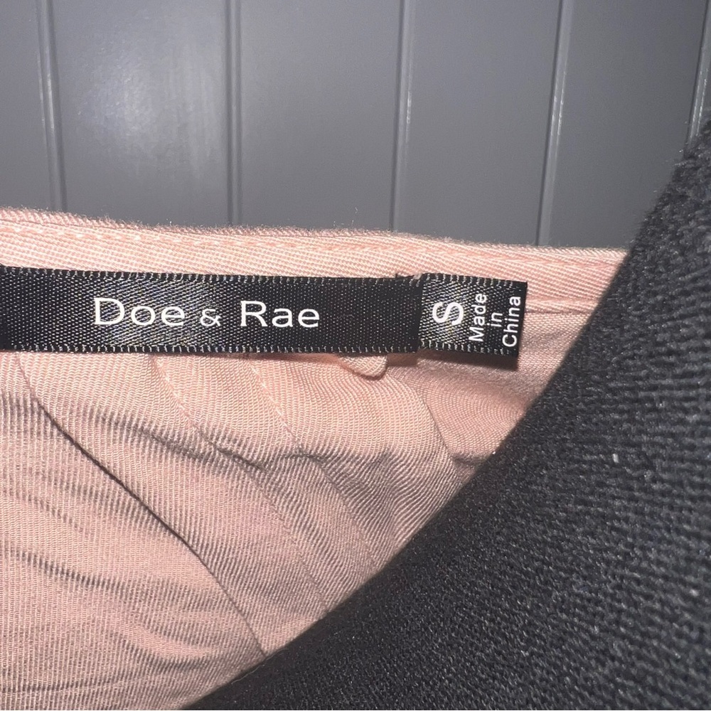 Doe & Rae - Size Small - Peach - Buttons down front - Picture 6 of 6